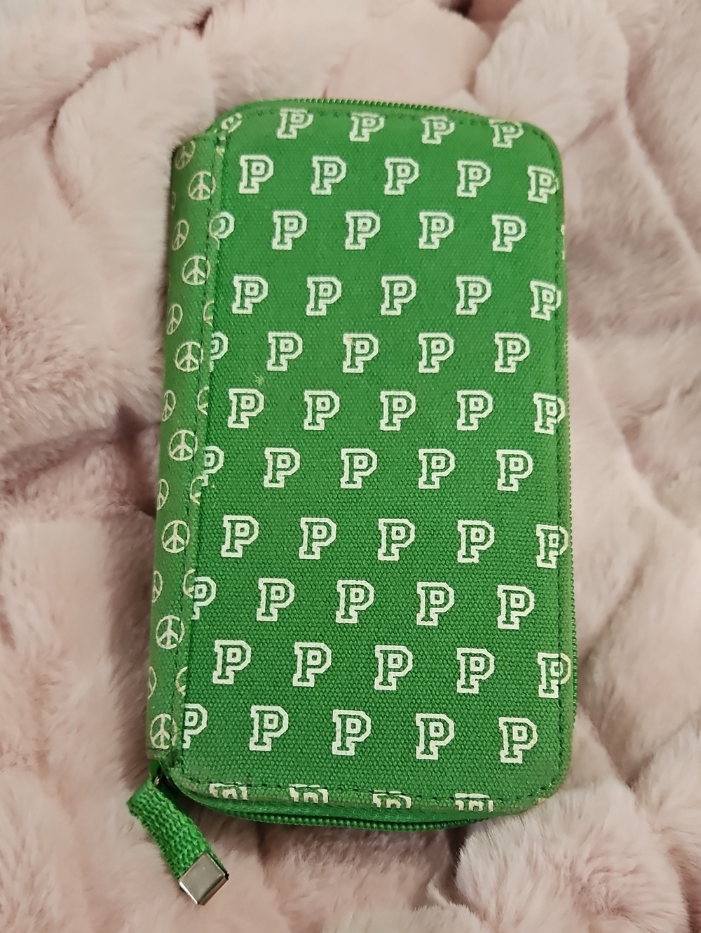 VINTAGE RARE Y2K VS PINK WALLET